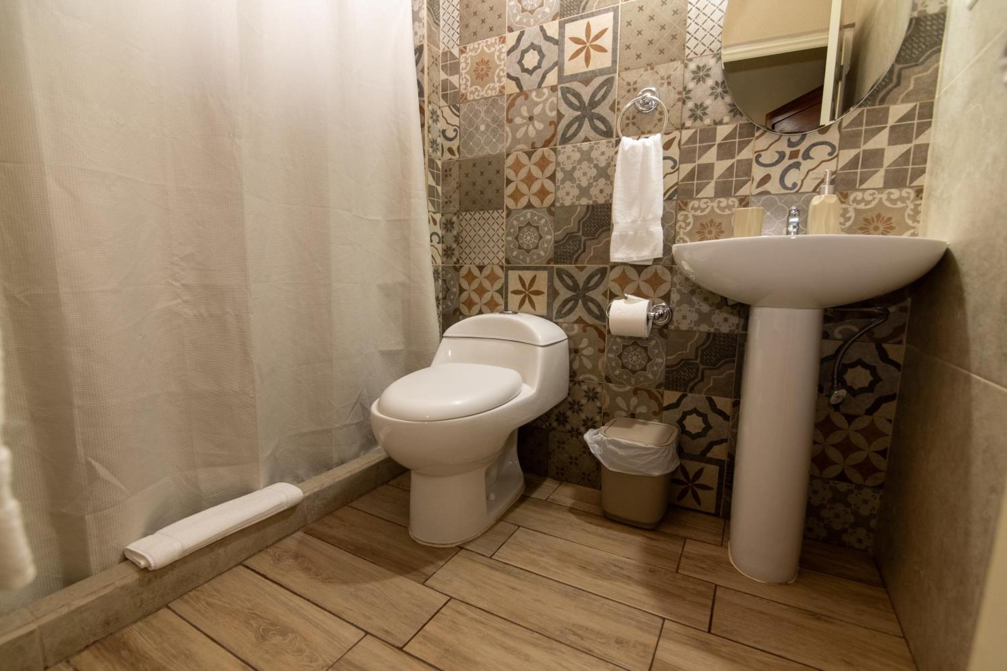 In & Out Hotel (Adults Only) Гватемала Номер фото