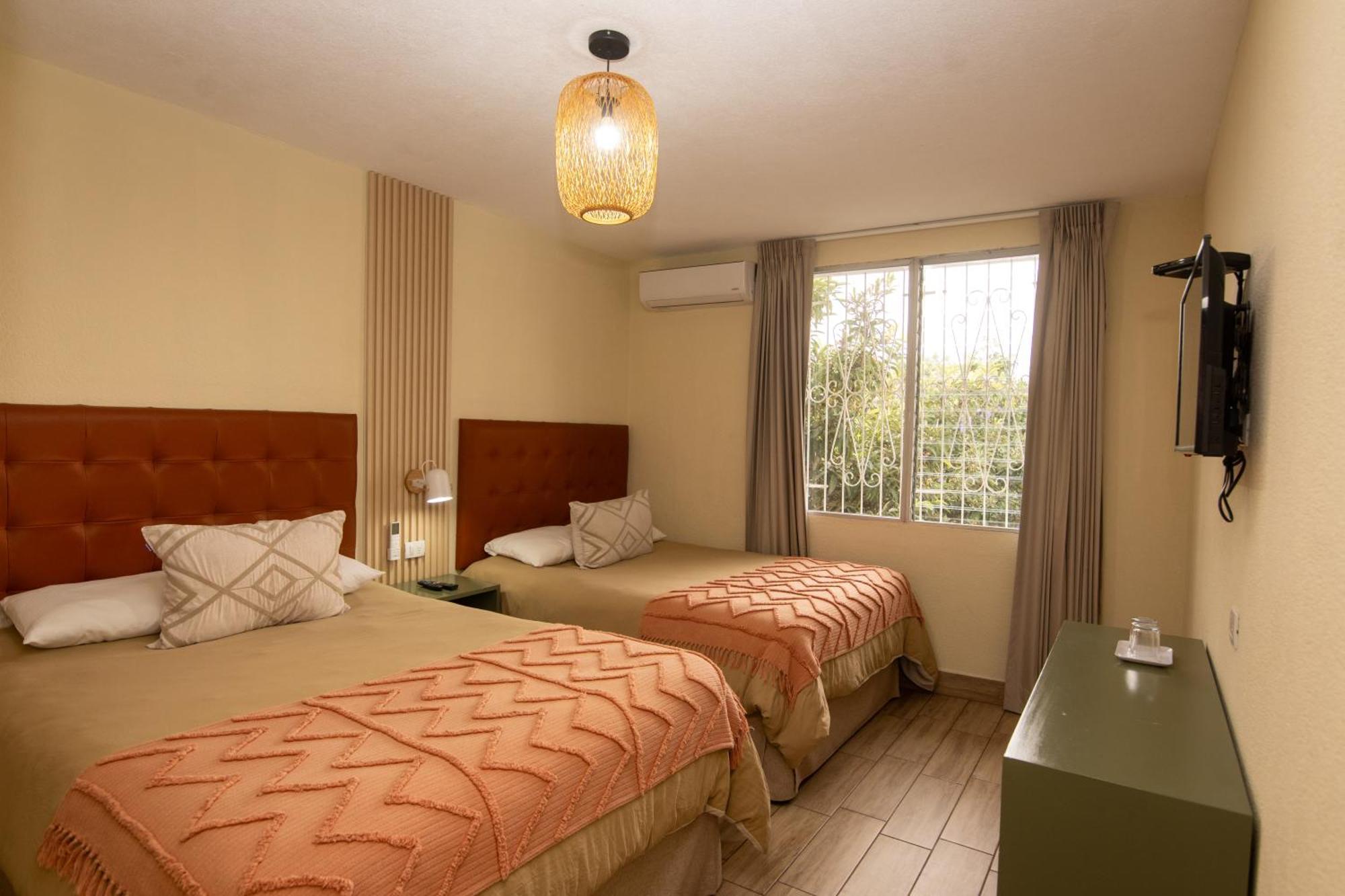 In & Out Hotel (Adults Only) Гватемала Номер фото